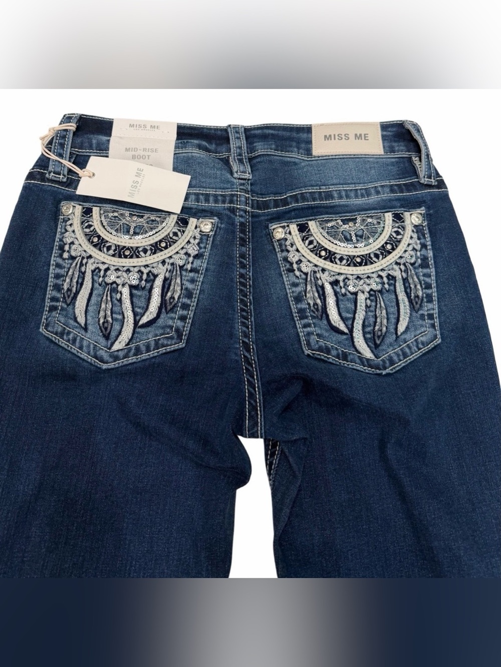 Miss Me‎ Women’s Mid Rise Boot Cut  Blue Wash Jeans Size 31x34 NWT